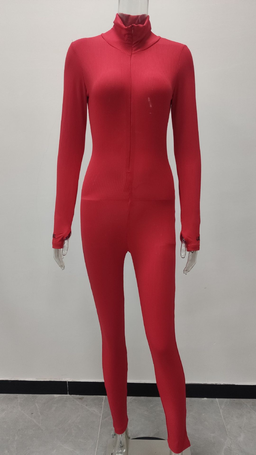 Dam med dragkedja i stretchig turtleneck och broderad Slim Fit Fitness Jumpsuit Yogadräkt